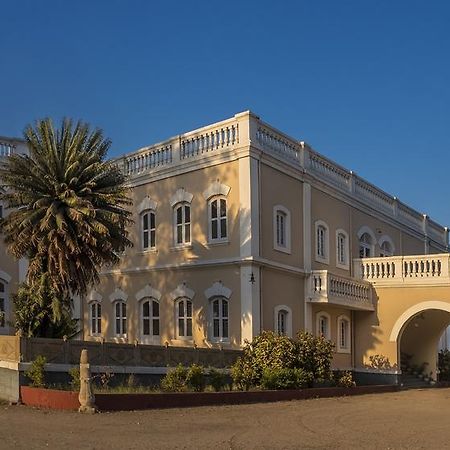 Royal Oasis Hotel Wankaner ภายนอก รูปภาพ